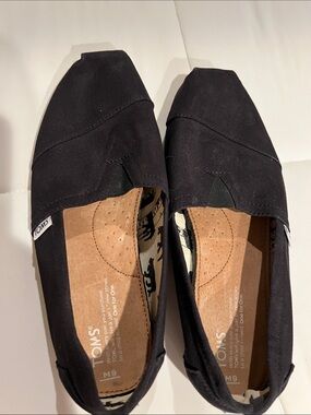 Black Canvas Toms